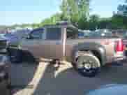 2007 GMC Sierra 1500 SLE1 z VIN 2GTEK13M871535001, wystawiony jako IAAI lot #42280152 z przebiegiem 160 819 mil mil oraz . Historia ofert i sprzedaży dostępna na DreamBid. Obrazek 13.