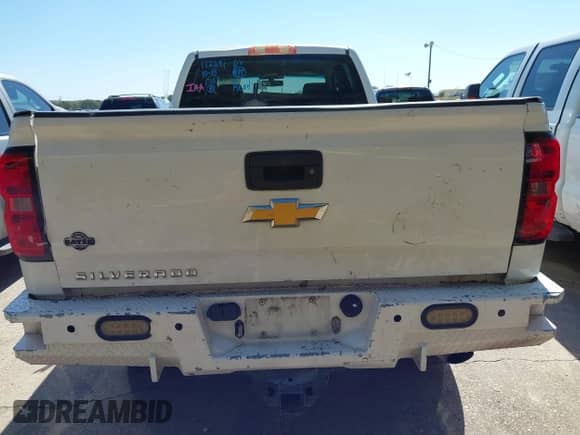 2015 Chevrolet Silverado 2500HD Work Truck with VIN 1GC1KUEG0FF182297, listed as a IAAI auction lot 43469314 with 330,169 mi miles and . Bid and sale history available at DreamBid. Image 16.