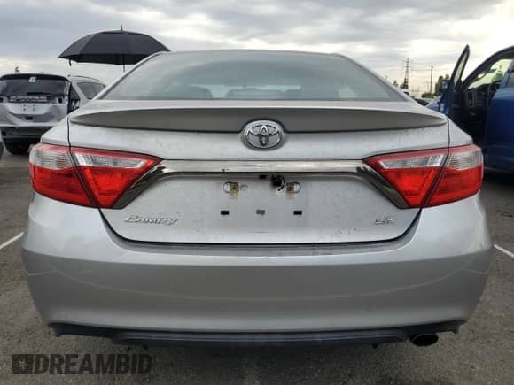 2015 Toyota Camry SE with VIN 4T1BF1FK0FU977058, listed as a Copart auction lot 81936515 with 40,453 mi miles and Salvage title. Bid and sale history available at DreamBid. Image 6.