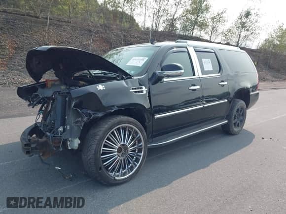 2007 Cadillac Escalade ESV with VIN 1GYFK66877R361861, listed as a IAAI auction lot 43125298 with 151,174 mi miles and . Bid and sale history available at DreamBid. Image 2.