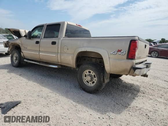 2005 Chevrolet Silverado 2500HD LS with VIN 1GCHK23205F886248, listed as a Copart auction lot 64263905 with Not provided miles and Salvage title. Bid and sale history available at DreamBid. Image 2.