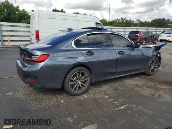 2020 BMW 3 Series 330i with VIN 3MW5R1J00L8B30156, listed as a Copart auction lot 85883085 with 62,024 mi miles and Non repairable. Bid and sale history available at DreamBid. Image 3.