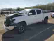 2022 Toyota Tacoma SR с VIN 3TMCZ5AN0NM485982, выставлен на аукционе Copart как лот 70948235 с пробегом 25 754 миль миль и Списание • Salvage title. История ставок и продаж доступна на DreamBid. Изображение 1.