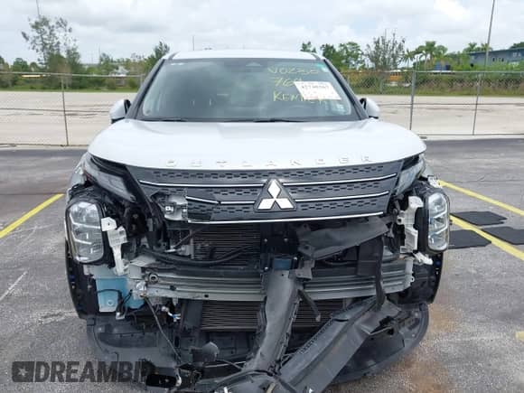 2023 Mitsubishi Outlander SE z VIN JA4J3UA88PZ060230, wystawiony jako IAAI lot #42748367 z przebiegiem 36 704 mil mil oraz . Historia ofert i sprzedaży dostępna na DreamBid. Obrazek 13.