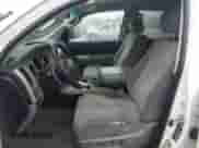2007 Toyota Tundra SR5 z VIN 5TBET54157S454306, wystawiony jako Copart lot #51086985 z przebiegiem 258 032 mil mil oraz Szkoda całkowita • Salvage title. Historia ofert i sprzedaży dostępna na DreamBid. Obrazek 7.