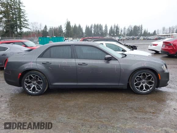 2017 Chrysler 300 S с VIN 2C3CCABG5HH505919, выставлен на аукционе IAAI как лот 41847391 с пробегом 120 438 миль миль и . История ставок и продаж доступна на DreamBid. Изображение 13.