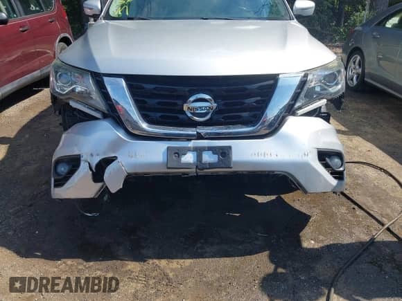 2017 Nissan Pathfinder SV with VIN 5N1DR2MM9HC657255, listed as a IAAI auction lot 42850406 with 126,606 mi miles and . Bid and sale history available at DreamBid. Image 6.