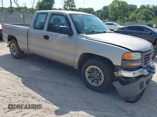 2006 GMC Sierra 1500 SLE1 z VIN 1GTEC19Z26Z272252, wystawiony jako IAAI lot #42852111 z przebiegiem 225 071 mil mil oraz . Historia ofert i sprzedaży dostępna na DreamBid. Obrazek 1.