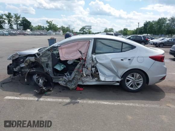 2019 Hyundai Elantra SEL с VIN KMHD84LF6KU784726, выставлен на аукционе IAAI как лот 42757564 с пробегом 41 203 миль миль и . История ставок и продаж доступна на DreamBid. Изображение 14.