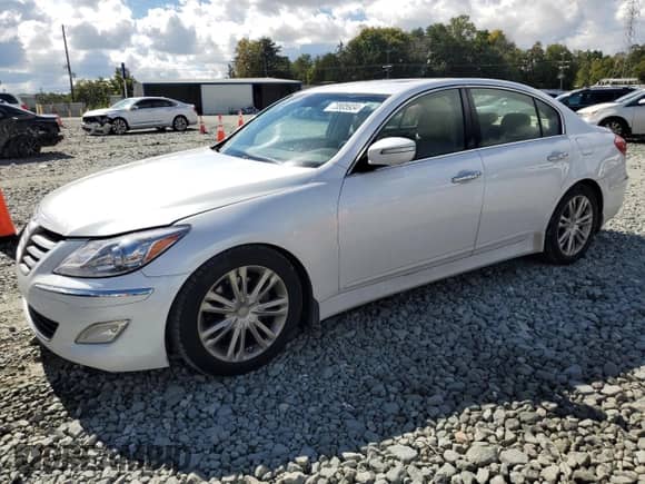 2014 Hyundai Genesis 3.8L z VIN KMHGC4DD4EU265431, wystawiony jako Copart lot #73805934 z przebiegiem 209 667 mil mil oraz Szkoda całkowita • Salvage title. Historia ofert i sprzedaży dostępna na DreamBid. Obrazek 1.
