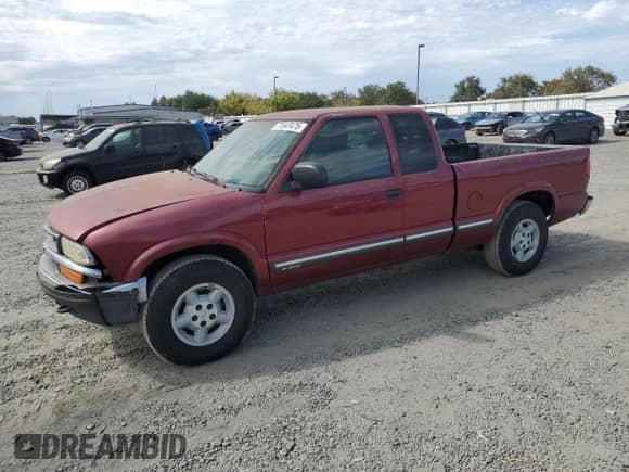 2003 Chevrolet S-10 LS с VIN 1GCDT19X338280985, выставлен на аукционе Copart как лот 71547475 с пробегом 114 390 миль миль и Списание • Salvage title. История ставок и продаж доступна на DreamBid. Изображение 1.