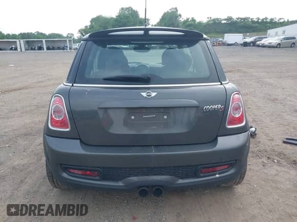 2011 MINI Hardtop S with VIN WMWSV3C58BTY13412, listed as a IAAI auction lot 42516587 with 124,831 mi miles and . Bid and sale history available at DreamBid. Image 17.