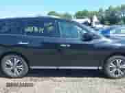 2017 Nissan Pathfinder SL z VIN 5N1DR2MM8HC682924, wystawiony jako IAAI lot #42854884 z przebiegiem Nie podano mil oraz . Historia ofert i sprzedaży dostępna na DreamBid. Obrazek 12.