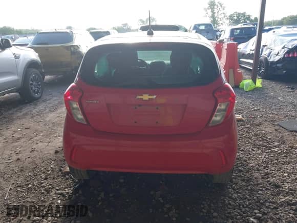 2019 Chevrolet Spark LS z VIN KL8CB6SA6KC781567, wystawiony jako IAAI lot #42658991 z przebiegiem 43 342 mil mil oraz . Historia ofert i sprzedaży dostępna na DreamBid. Obrazek 16.