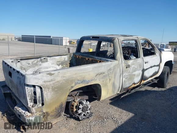 2011 Chevrolet Silverado 2500HD LTZ with VIN 1GC1KYE85BF205387, listed as a IAAI auction lot 42781017 with Not provided miles and . Bid and sale history available at DreamBid. Image 4.