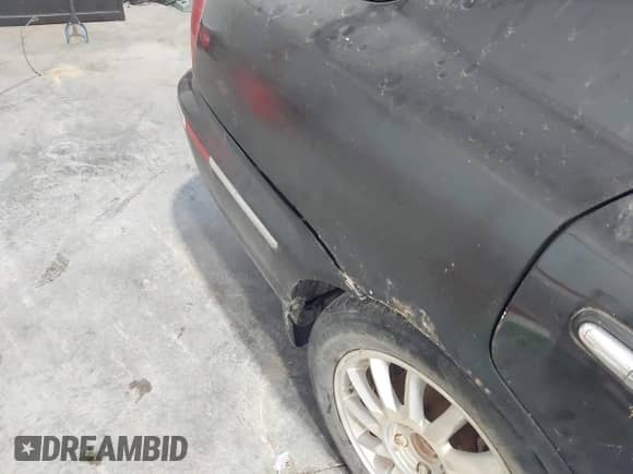 2005 Hyundai XG z VIN KMHFU45E25A390199, wystawiony jako IAAI lot #42910999 z przebiegiem 244 898 mil mil oraz . Historia ofert i sprzedaży dostępna na DreamBid. Obrazek 6.