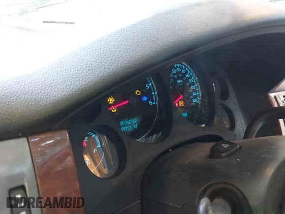 2008 Chevrolet Silverado 1500 2LT z VIN 2GCEK19J681135842, wystawiony jako IAAI lot #43380284 z przebiegiem 189 292 mil mil oraz . Historia ofert i sprzedaży dostępna na DreamBid. Obrazek 7.