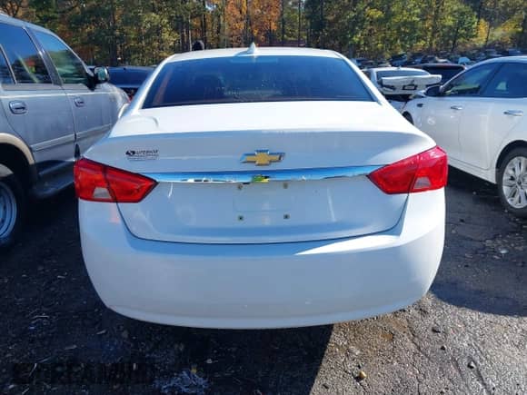 2019 Chevrolet Impala LS z VIN 2G11Y5SA9K9129145, wystawiony jako IAAI lot #40863426 z przebiegiem 153 128 mil mil oraz . Historia ofert i sprzedaży dostępna na DreamBid. Obrazek 16.