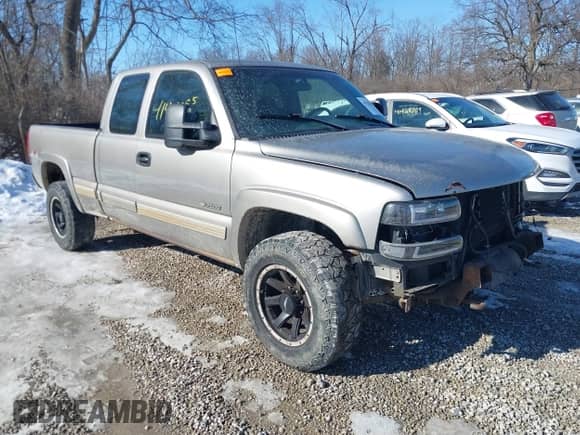 2001 Chevrolet Silverado 2500 с VIN 1GCGK29U21Z121197, выставлен на аукционе IAAI как лот 41426355 с пробегом 287 575 миль миль и . История ставок и продаж доступна на DreamBid. Изображение 1.