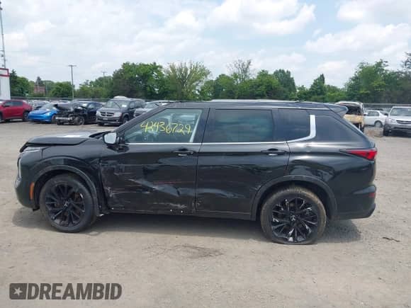 2023 Mitsubishi Outlander SEL z VIN JA4J4VA82PZ006988, wystawiony jako IAAI lot #42436729 z przebiegiem 76 957 mil mil oraz . Historia ofert i sprzedaży dostępna na DreamBid. Obrazek 14.