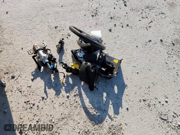 2013 Hyundai Elantra GLS с VIN KMHDH4AE4DU585168, выставлен на аукционе Copart как лот 67086295 с пробегом 158 624 миль миль и Списание • Salvage title. История ставок и продаж доступна на DreamBid. Изображение 12.