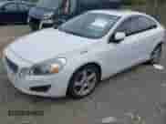 2013 Volvo S60 T5 с VIN YV1612FH8D2185936, выставлен на аукционе IAAI как лот 43211989 с пробегом 174 592 миль миль и . История ставок и продаж доступна на DreamBid. Изображение 2.