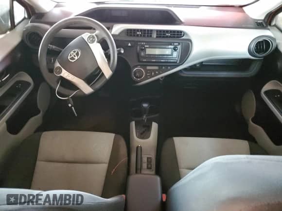 2012 Toyota Prius One z VIN JTDKDTB3XC1008921, wystawiony jako Copart lot #82726485 z przebiegiem Nie podano mil oraz Szkoda całkowita • Salvage title. Historia ofert i sprzedaży dostępna na DreamBid. Obrazek 8.