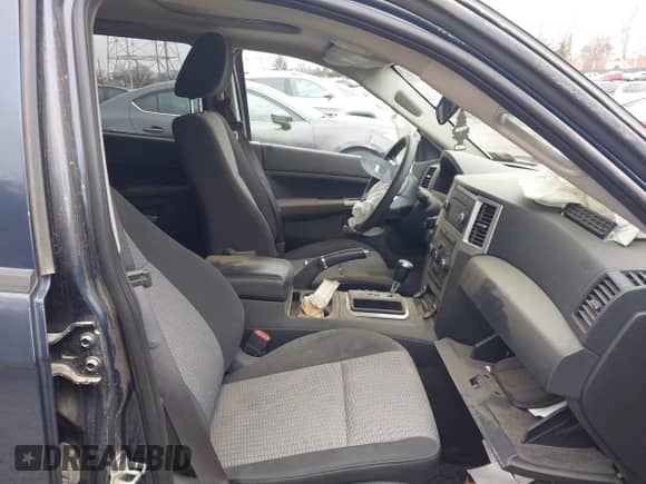 2009 Jeep Grand Cherokee Laredo with VIN 1J8GR48K49C516237, listed as a IAAI auction lot 34603333 with Not provided miles and . Bid and sale history available at DreamBid. Image 5.