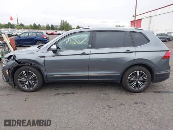 2024 Volkswagen Tiguan Wolfsburg Edition with VIN 3VVAB7AX6RM234979, listed as a IAAI auction lot 42991446 with 11,547 mi miles and . Bid and sale history available at DreamBid. Image 14.
