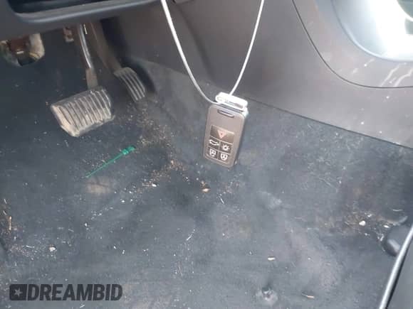 2012 Volvo S60 T5 с VIN YV1622FS2C2021170, выставлен на аукционе IAAI как лот 43240549 с пробегом 147 125 миль миль и . История ставок и продаж доступна на DreamBid. Изображение 11.
