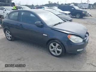 2008 Hyundai Accent SE z VIN KMHCN36C78U077823, wystawiony jako IAAI lot #42783390 z przebiegiem 179 160 mil mil oraz . Historia ofert i sprzedaży dostępna na DreamBid. Obrazek 1.