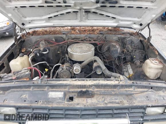 1989 Chevrolet Suburban with VIN 1GNGV26K9KF127972, listed as a IAAI auction lot 43163403 with 50,367 mi miles and . Bid and sale history available at DreamBid. Image 10.