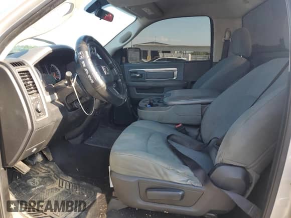 2013 Ram 1500 Tradesman z VIN 3C6JR6AP8DG582057, wystawiony jako Copart lot #68527575 z przebiegiem 190 215 mil mil oraz Szkoda całkowita • Salvage title. Historia ofert i sprzedaży dostępna na DreamBid. Obrazek 7.