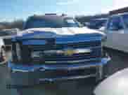 2017 Chevrolet Silverado 2500HD Work Truck z VIN 1GC1KUEG5HF122776, wystawiony jako IAAI lot #41386927 z przebiegiem 55 682 mil mil oraz . Historia ofert i sprzedaży dostępna na DreamBid. Obrazek 12.