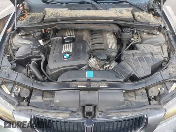 2007 BMW 3 Series 328i z VIN WBAVC53507FZ74485, wystawiony jako IAAI lot #43292107 z przebiegiem 176 945 mil mil oraz . Historia ofert i sprzedaży dostępna na DreamBid. Obrazek 10.