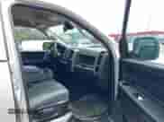 2016 Ram 1500 Tradesman z VIN 1C6RR7KG3GS305742, wystawiony jako IAAI lot #42548001 z przebiegiem 313 235 mil mil oraz . Historia ofert i sprzedaży dostępna na DreamBid. Obrazek 5.