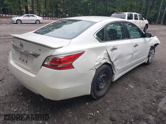 2015 Nissan Altima SL with VIN 1N4AL3AP3FN908047, listed as a IAAI auction lot 42850152 with 120,540 mi miles and . Bid and sale history available at DreamBid. Image 4.