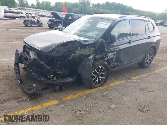 2021 Volkswagen Tiguan S z VIN 3VV0B7AX9MM007256, wystawiony jako IAAI lot #42470634 z przebiegiem 29 490 mil mil oraz . Historia ofert i sprzedaży dostępna na DreamBid. Obrazek 17.