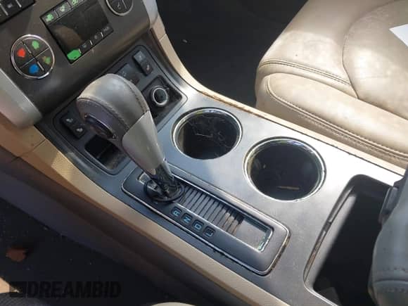 2009 Chevrolet Traverse 2LT with VIN 1GNEV23D09S135733, listed as a IAAI auction lot 42614276 with 153,000 mi miles and . Bid and sale history available at DreamBid. Image 6.