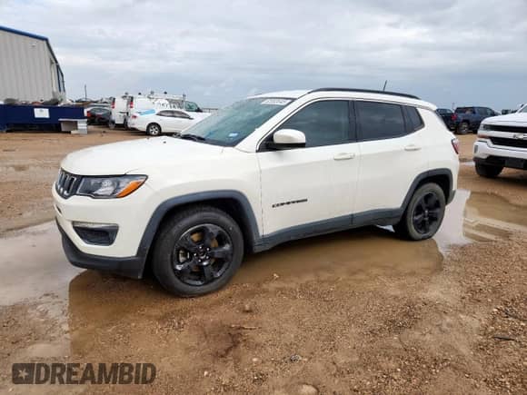 2018 Jeep Compass Latitude z VIN 3C4NJCBB9JT108608, wystawiony jako Copart lot #62002645 z przebiegiem 116 450 mil mil oraz Czysty tytuł • Clean title. Historia ofert i sprzedaży dostępna na DreamBid. Obrazek 1.