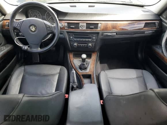 2011 BMW 3 Series 328i с VIN WBAPH7C5XBE126053, выставлен на аукционе Copart как лот 82323095 с пробегом 111 086 миль миль и Списание • Salvage title. История ставок и продаж доступна на DreamBid. Изображение 8.