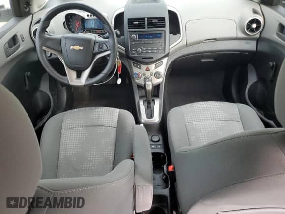 2015 Chevrolet Sonic LS с VIN 1G1JA5SG6F4116077, выставлен на аукционе Copart как лот 68774595 с пробегом 16 008 миль миль и Чистый • Clean title. История ставок и продаж доступна на DreamBid. Изображение 8.