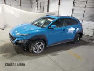 2022 Hyundai Kona SEL z VIN KM8K32AB6NU894772, wystawiony jako Copart lot #61062565 z przebiegiem 13 683 mil mil oraz Nie do naprawy • Non repairable. Historia ofert i sprzedaży dostępna na DreamBid. Obrazek 1.