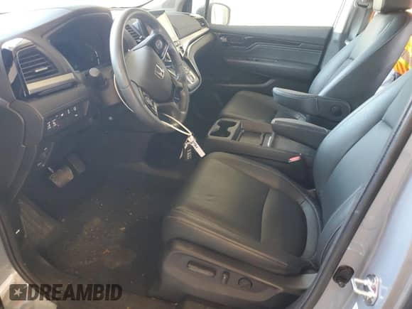 2024 Honda Odyssey Touring z VIN 5FNRL6H86RB027701, wystawiony jako Copart lot #68436625 z przebiegiem 16 423 mil mil oraz Szkoda całkowita • Salvage title. Historia ofert i sprzedaży dostępna na DreamBid. Obrazek 7.