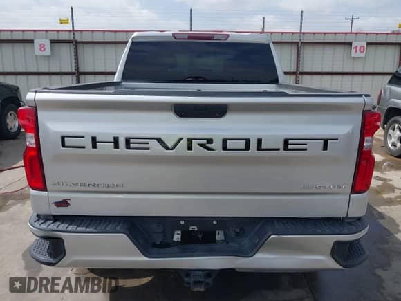 2021 Chevrolet Silverado 1500 Custom z VIN 3GCPWBEH7MG128776, wystawiony jako IAAI lot #41727982 z przebiegiem 58 259 mil mil oraz . Historia ofert i sprzedaży dostępna na DreamBid. Obrazek 16.