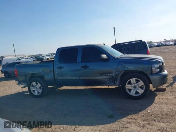 2007 Chevrolet Silverado 1500 2LT с VIN 2GCEC130271731638, выставлен на аукционе IAAI как лот 41146751 с пробегом 203 429 миль миль и . История ставок и продаж доступна на DreamBid. Изображение 13.