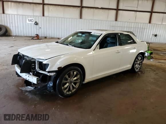 2014 Chrysler 300 S с VIN 2C3CCAGG8EH381729, выставлен на аукционе Copart как лот 59679155 с пробегом 117 643 миль миль и Чистый • Clean title. История ставок и продаж доступна на DreamBid. Изображение 1.