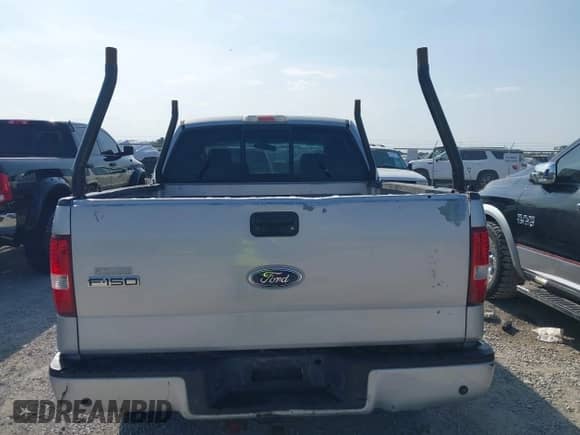 2005 Ford F-150 XLT z VIN 1FTPW14585KE61905, wystawiony jako IAAI lot #43199220 z przebiegiem 239 923 mil mil oraz . Historia ofert i sprzedaży dostępna na DreamBid. Obrazek 14.