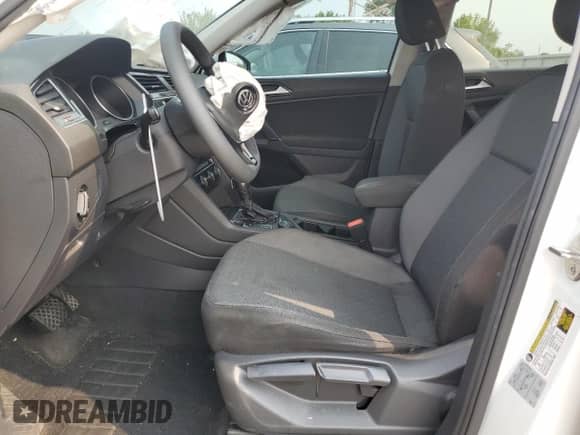 2018 Volkswagen Tiguan S с VIN 3VV0B7AX7JM015349, выставлен на аукционе Copart как лот 70761085 с пробегом 154 926 миль миль и На запчасти • Non repairable. История ставок и продаж доступна на DreamBid. Изображение 7.