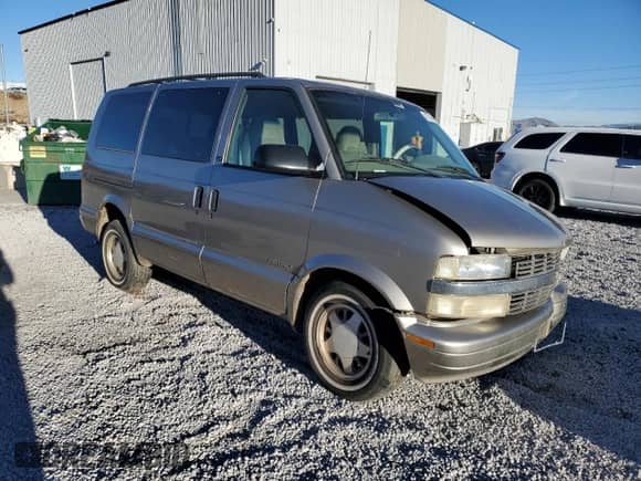 2002 Chevrolet Astro с VIN 1GNDM19X42B136240, выставлен на аукционе Copart как лот 87724935 с пробегом 195 652 миль миль и Списание • Salvage title. История ставок и продаж доступна на DreamBid. Изображение 4.